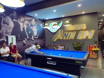 Chữ nổi hắt sáng chân Billiards