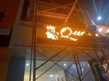 Làm bảng hiệu salon