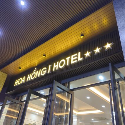 Logo chữ nổi sáng đèn