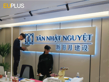 Thi công logo lễ tân