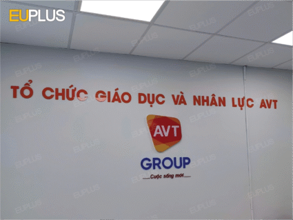 Thi công chữ mica