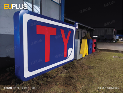 thi công logo chữ inox