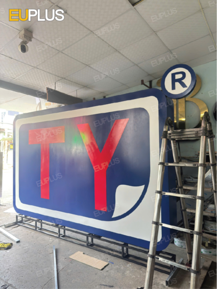 Sản xuất gia công logo giá rẻ